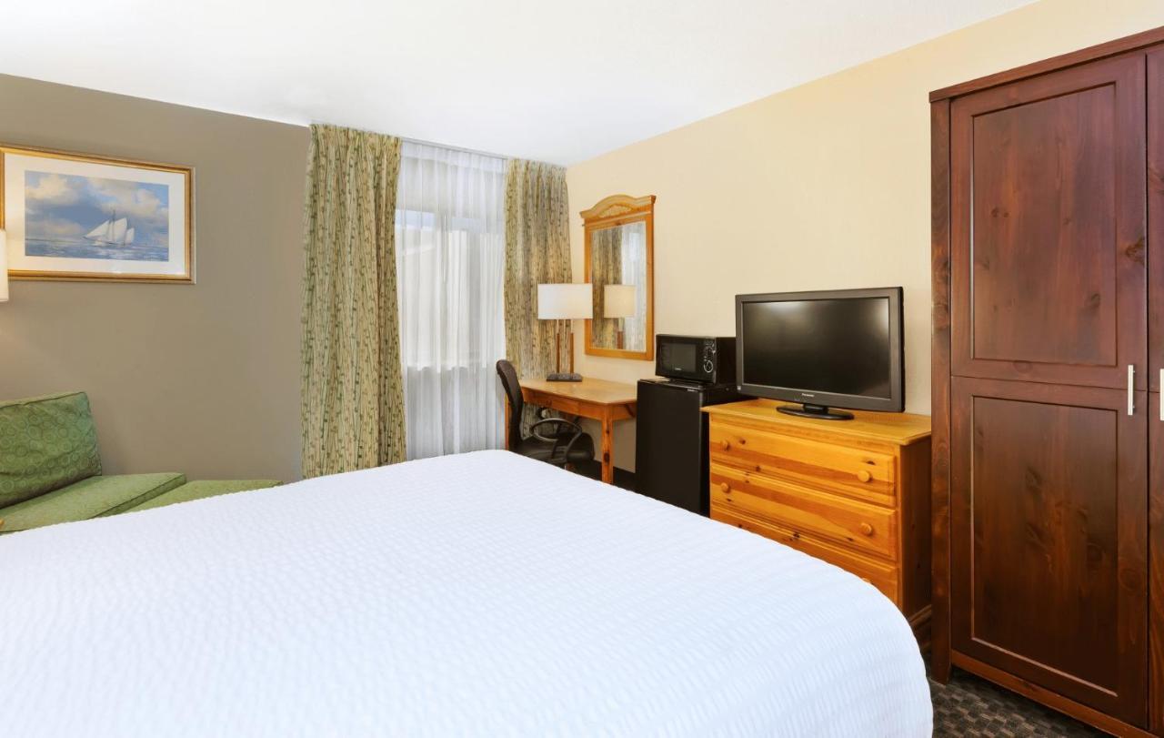 Clarion Hotel Seekonk - Providence Экстерьер фото