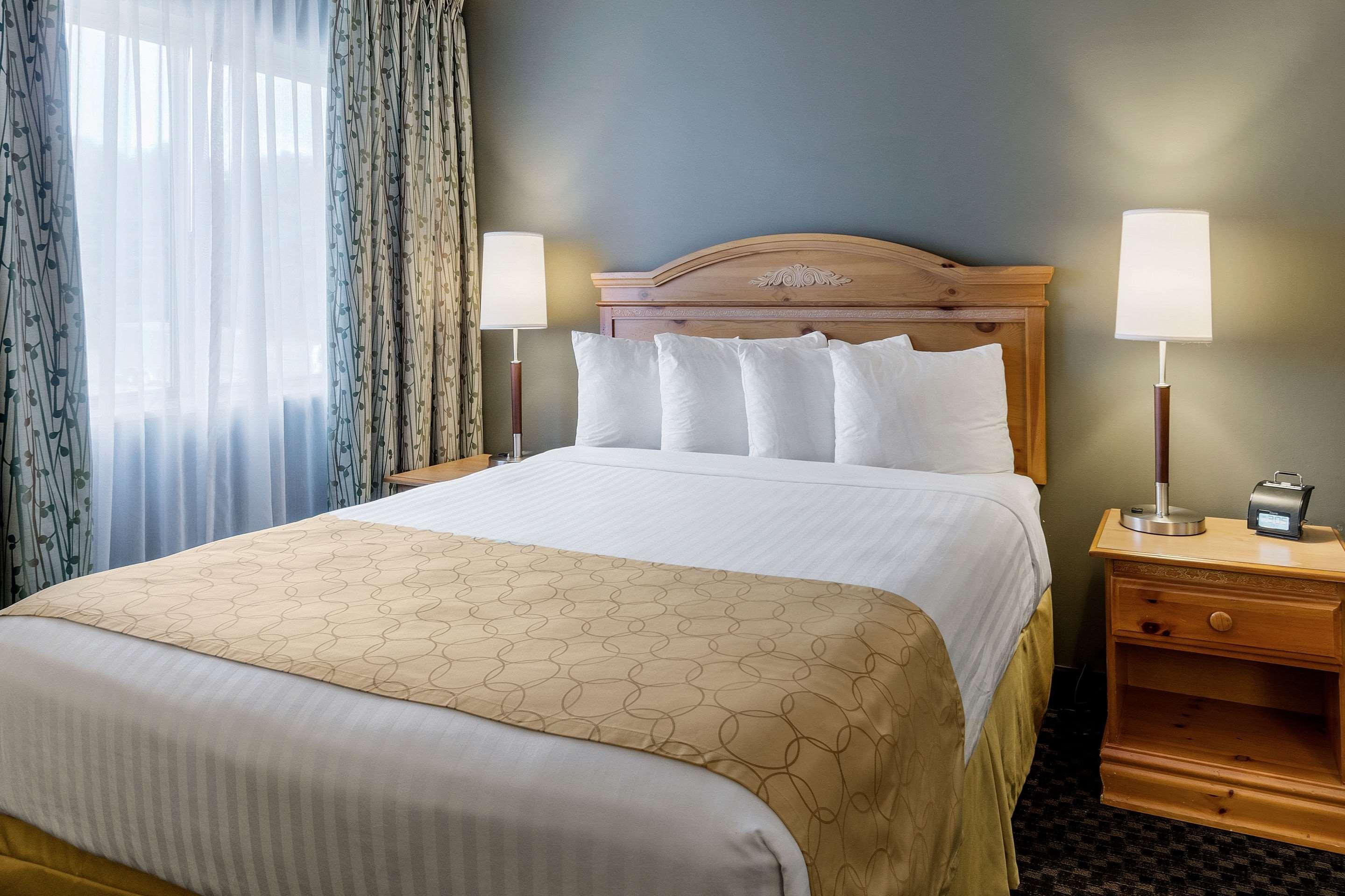 Clarion Hotel Seekonk - Providence Экстерьер фото
