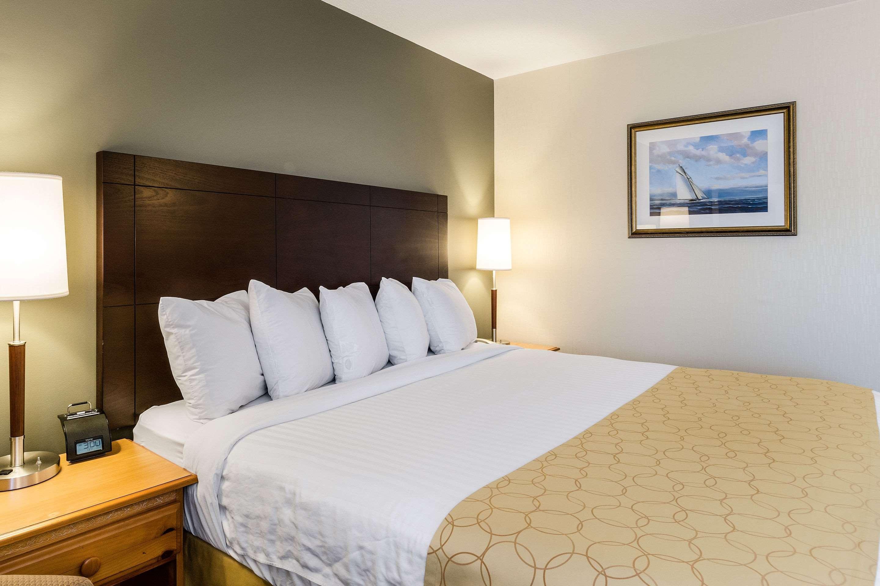 Clarion Hotel Seekonk - Providence Экстерьер фото