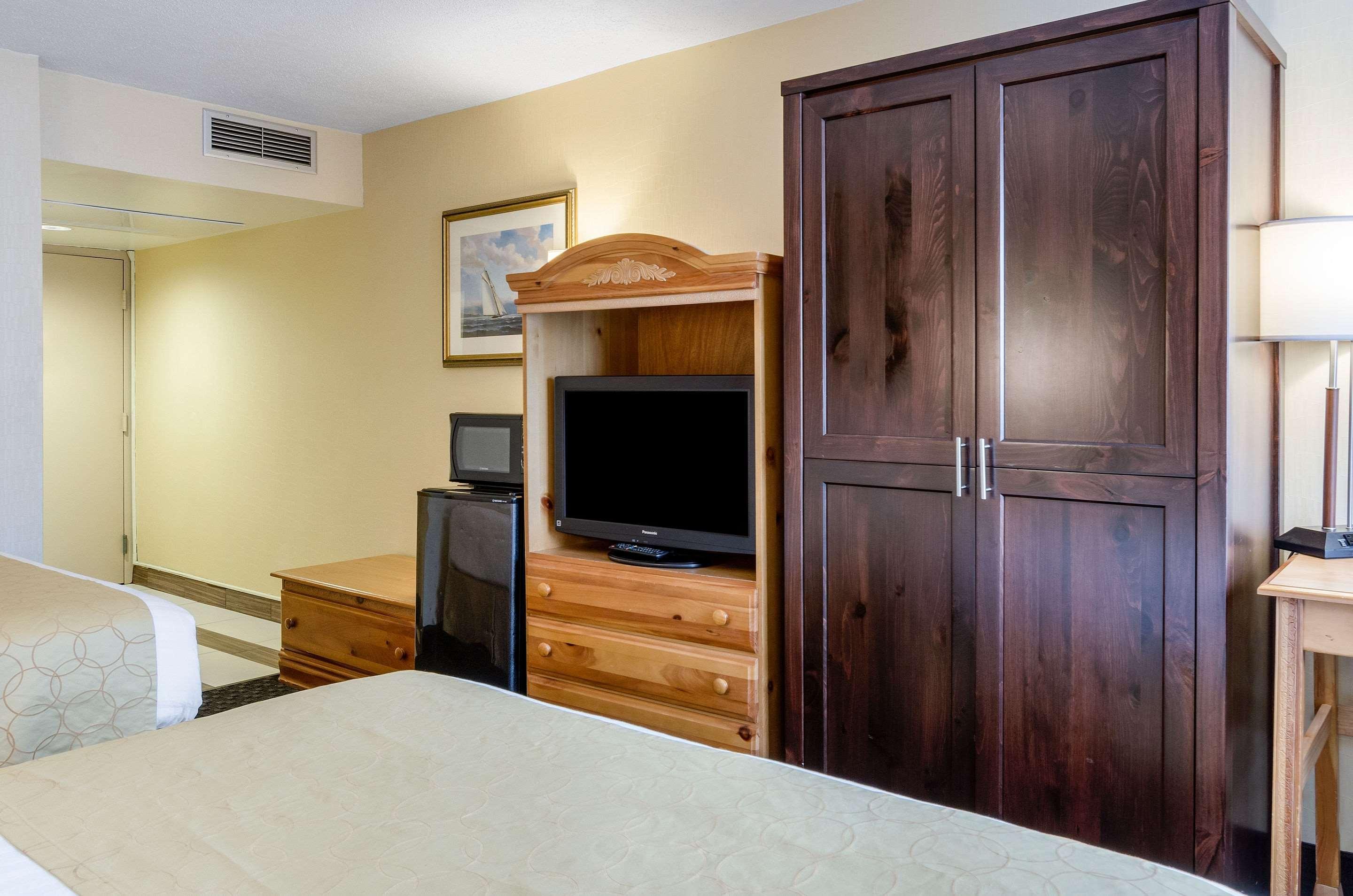 Clarion Hotel Seekonk - Providence Экстерьер фото