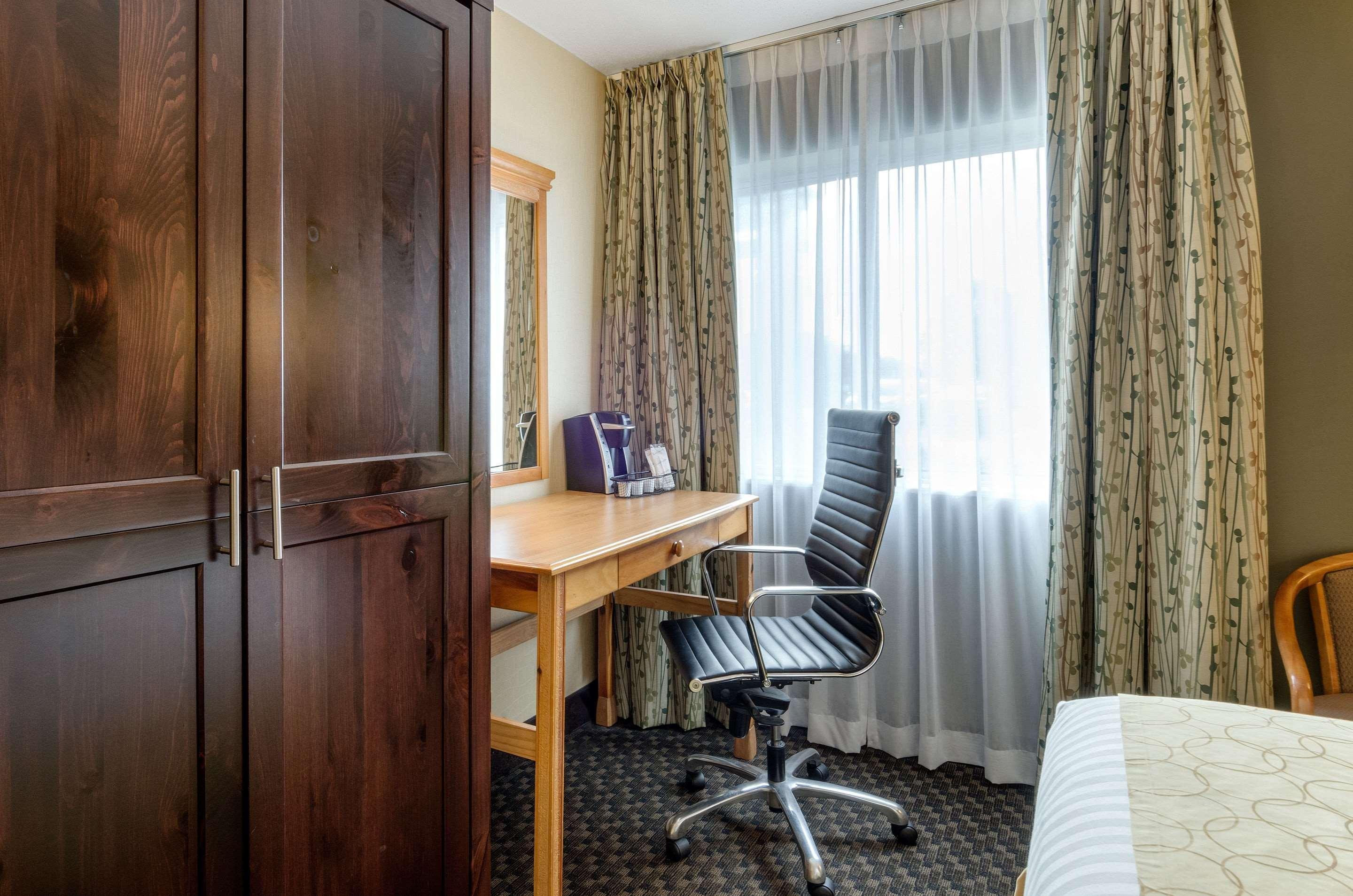 Clarion Hotel Seekonk - Providence Экстерьер фото