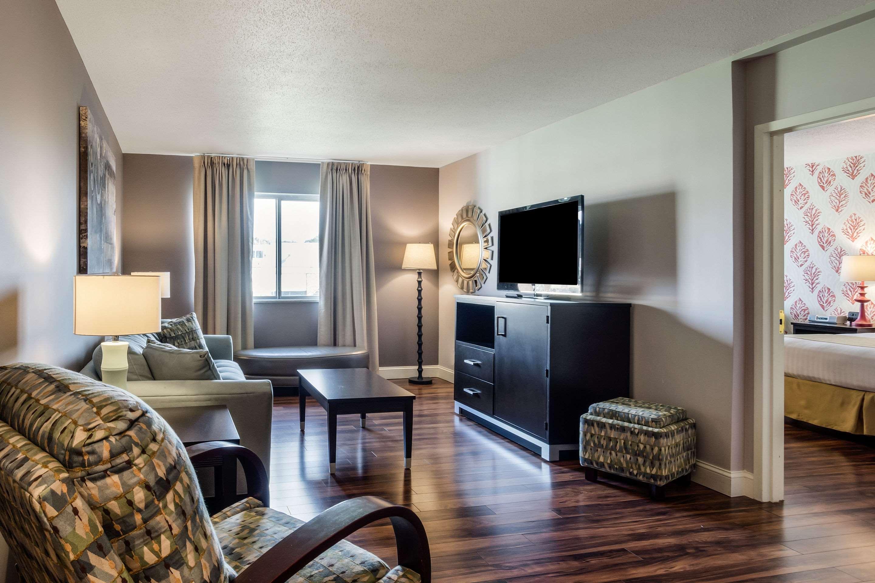 Clarion Hotel Seekonk - Providence Экстерьер фото