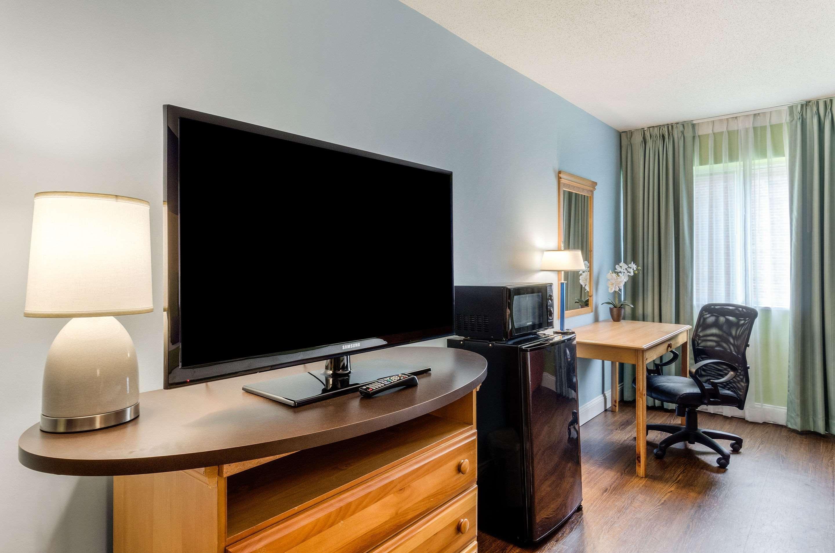 Clarion Hotel Seekonk - Providence Экстерьер фото