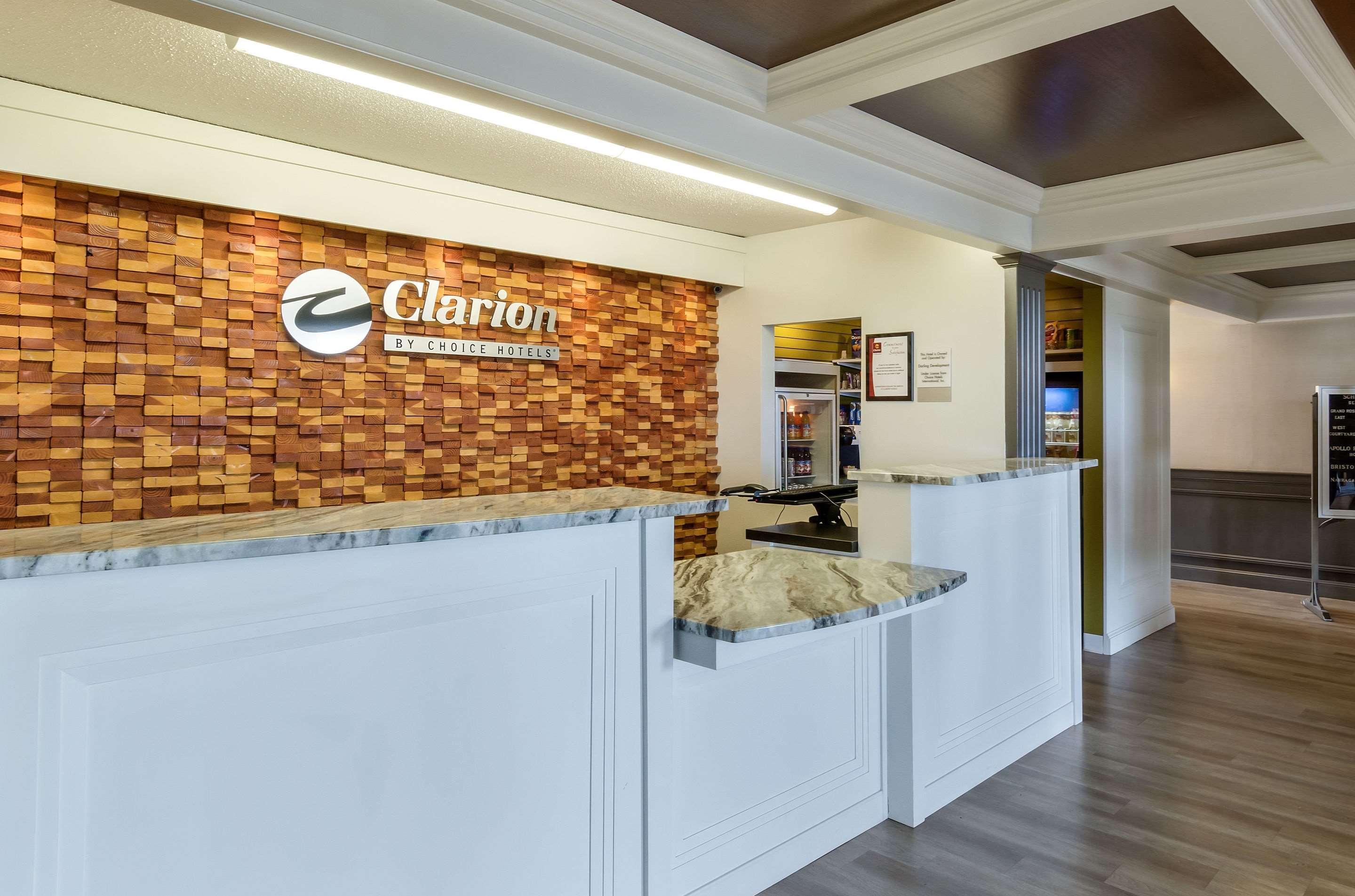 Clarion Hotel Seekonk - Providence Экстерьер фото